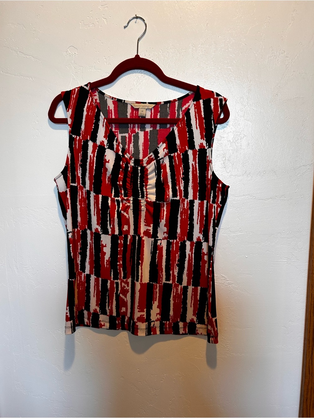Laura Ashley Red Black White Sleeveless Abstract Stripe Top